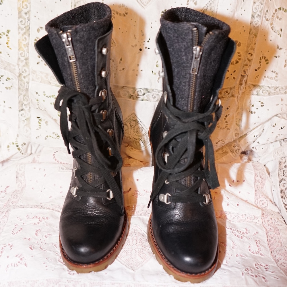 Ugg size 8.5 black leather and wool ankle boots